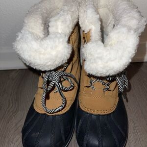 Cozy Tan and Black Winter Boots